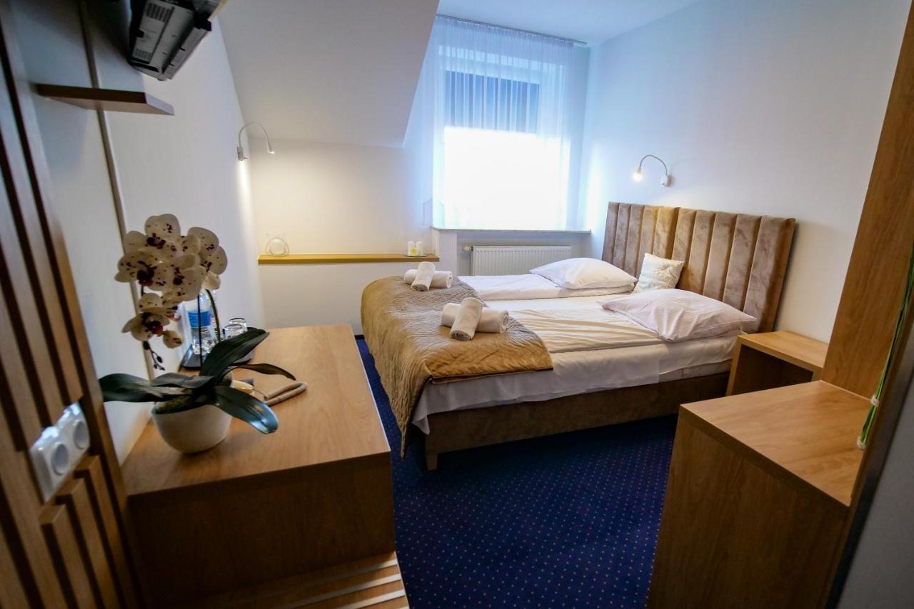 Hotel Duet Chełm Extérieur photo
